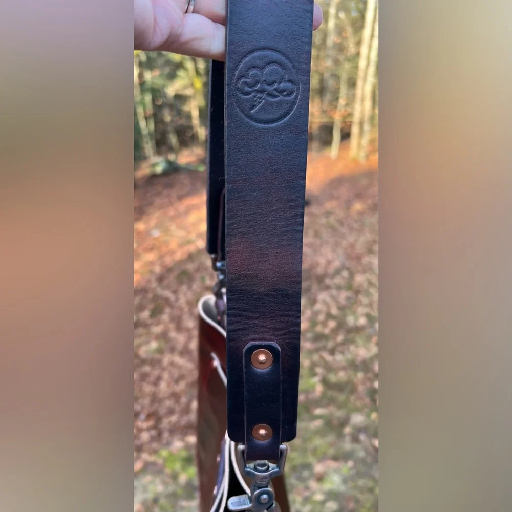 [SOLD] Artisan Made Original Little Raincloud Leather Goods Small Shoulder Bag. - Picture 9 of 14